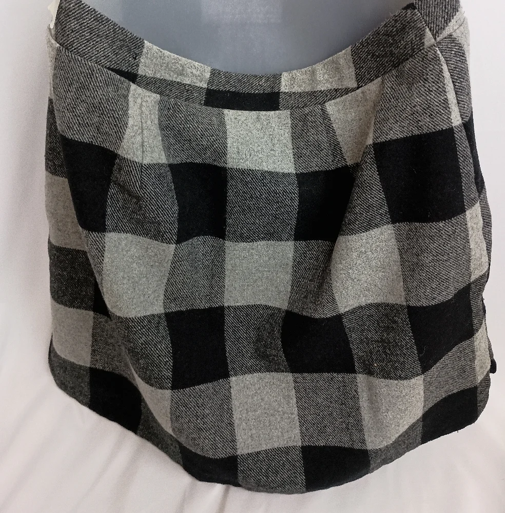 ANA Academia Plaid Black Gray M Preppy Fall Tweed Country Patchwork Wool Skirt‎